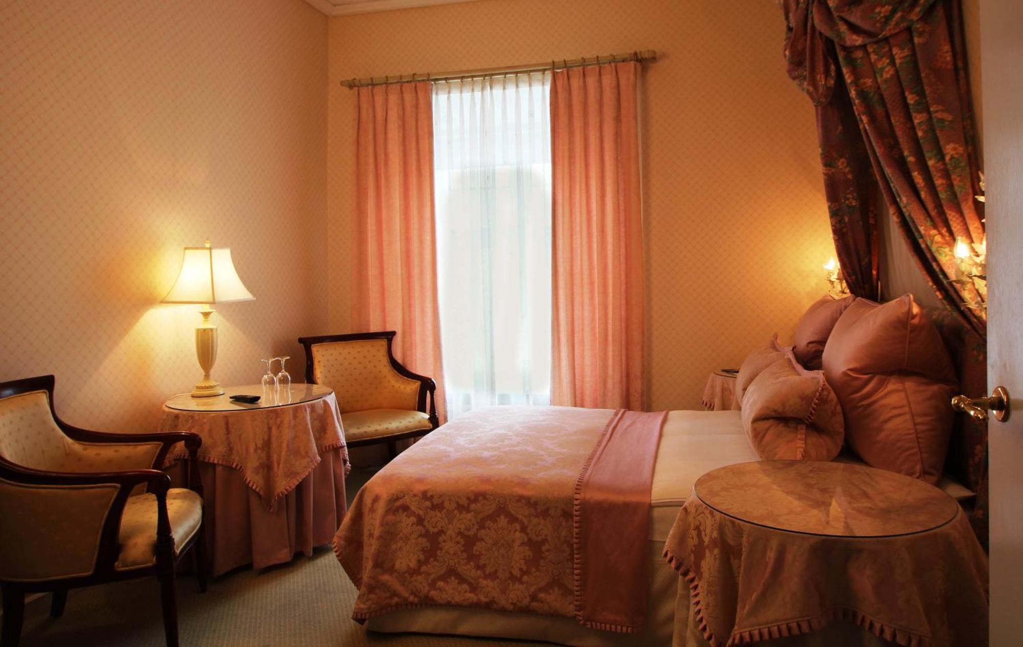 Store Restrup Manor House Стая снимка